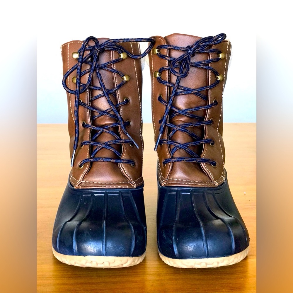 London Fog Womens Windchill Winter Duck Boots -Brown/Navy 

Women’s size 8
